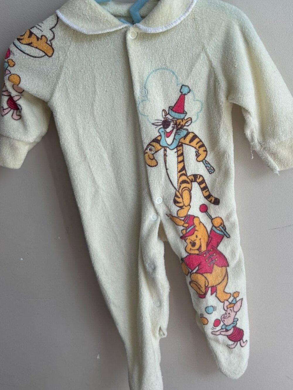 💛🍯 Vintage Winnie the Pooh Collared Button-Up Sleeper – 0–3M / 11 lb 🍯💛
